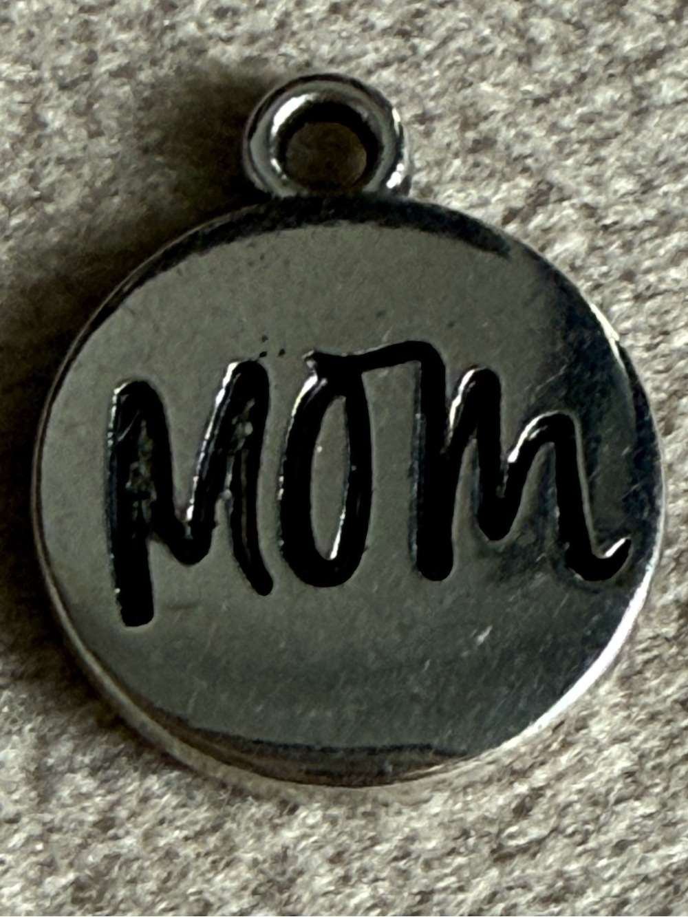 Mom Round Pendant Charm in Silver